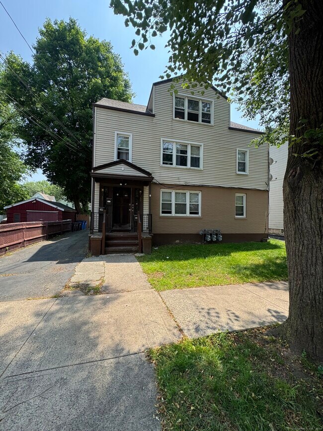 Building Photo - 37 Goodyear St