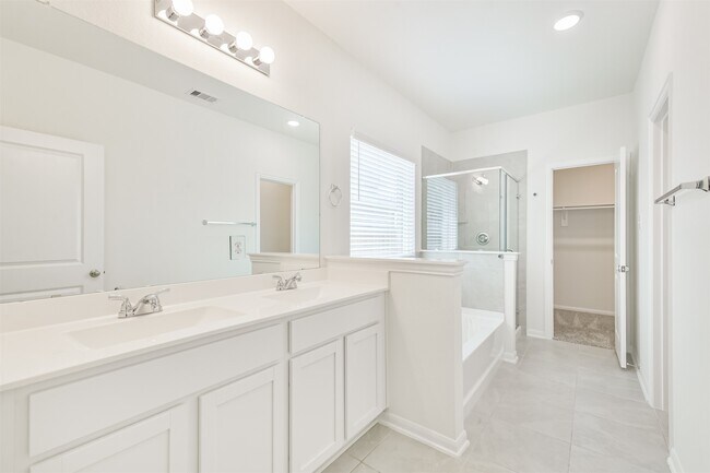 Building Photo - 30812 Willow Green Ln