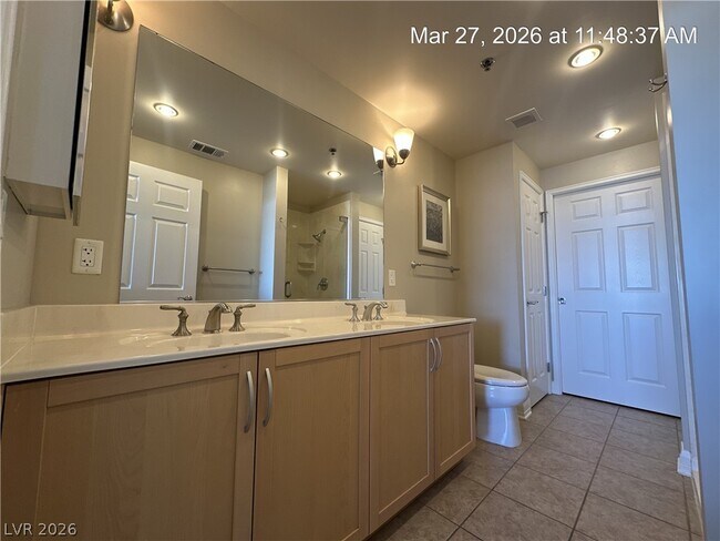 Building Photo - 150 S Las Vegas Blvd