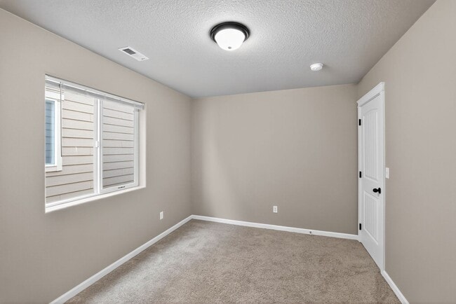 Building Photo - 2550 Carson Loop