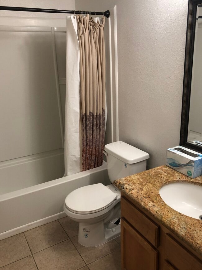 Building Photo - 1130 W Blaine St