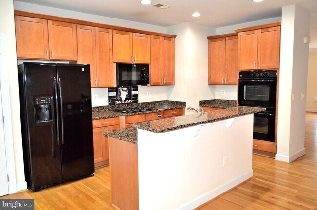 Building Photo - 12213 Silver Cypress Terrace