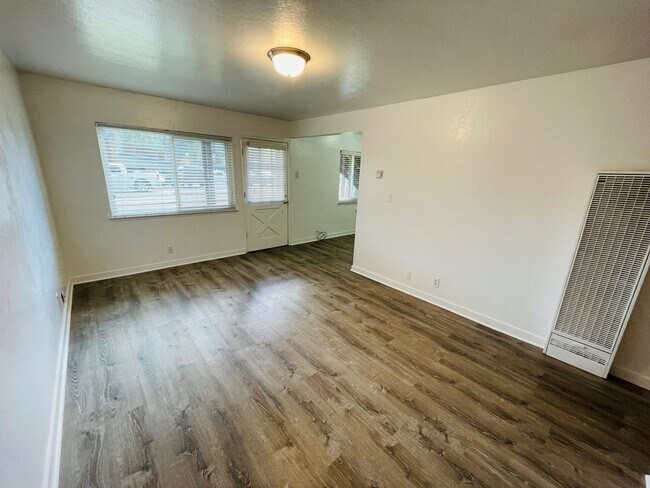 Building Photo - 2301 James Ave