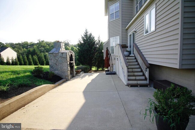 Building Photo - 5569 Jamisons Farm Dr