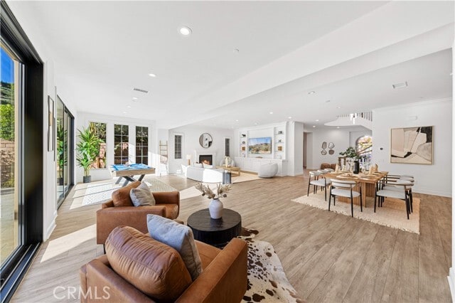 Building Photo - 111 Great Oak