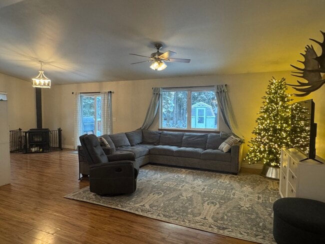 Building Photo - 580 Orion Dr