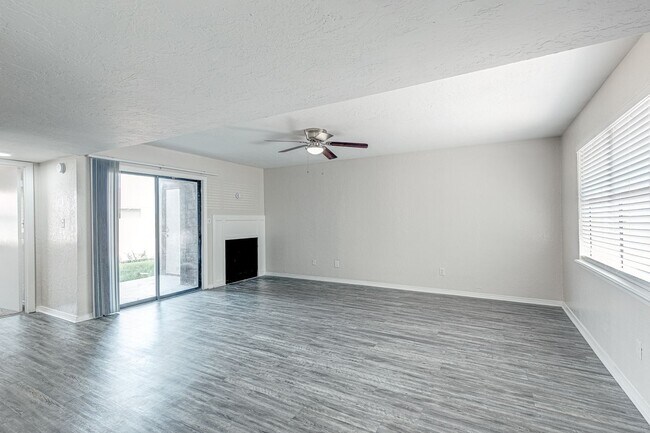 Building Photo - 2902 NW 45th Pl