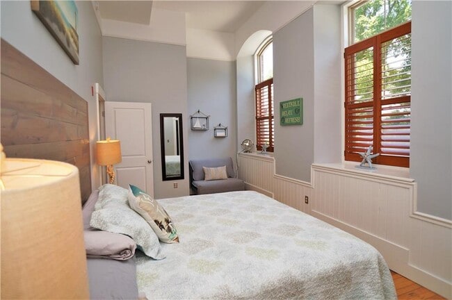 Building Photo - 426 Spring St