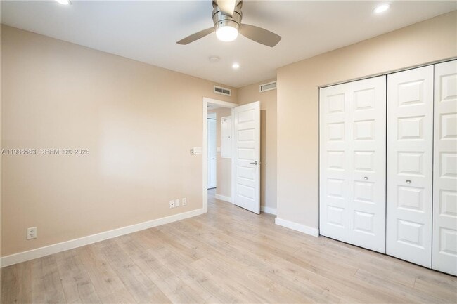 Building Photo - 2400 NE 26th St