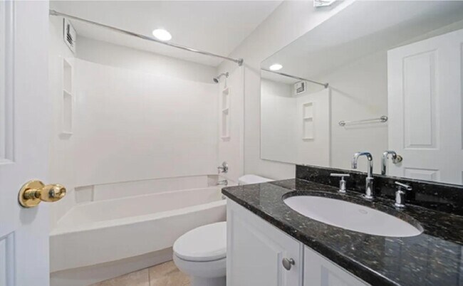 Building Photo - 8-12 Museum Way - 8-12 Museum Way