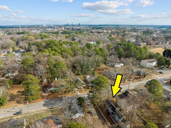 Building Photo - Adorable 3 Bedroom House near NCSU - Available August 1st!