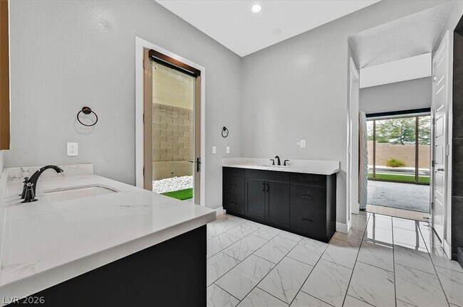 Building Photo - 12430 Brass Ridge Dr