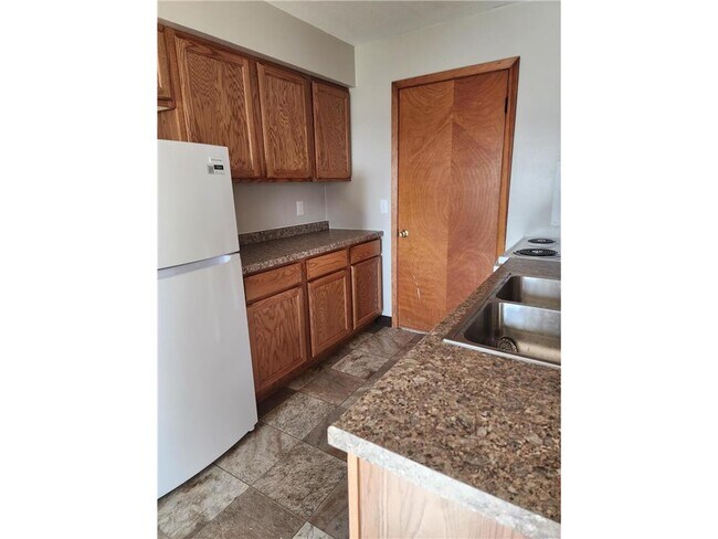 Building Photo - 316 S 3rd St