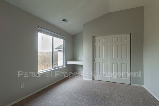 Building Photo - 2014 SW 11th St