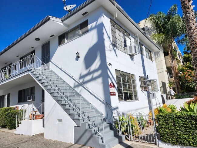 Building Photo - 1339 N Vista St