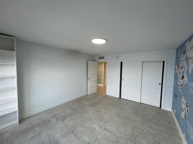 Building Photo - 3500 Galt Ocean Dr