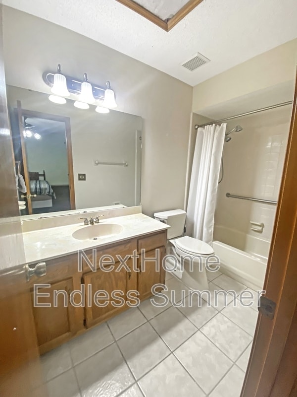 Building Photo - 10879 Cabbage Pond Ct