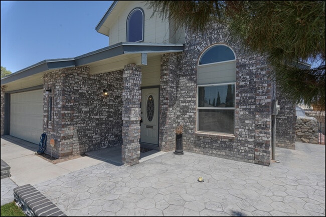 Building Photo - 11481 Lone Wolf Cir