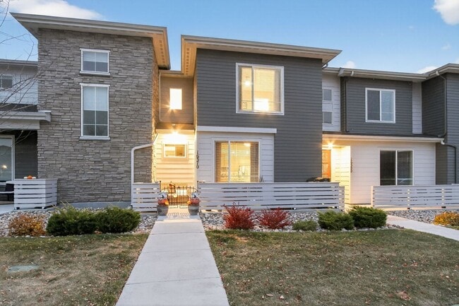 Building Photo - 16370 Alzere Pl