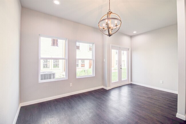 Building Photo - 4945 Ambient Dr