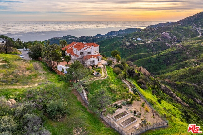 Building Photo - 501 Sadie Rd