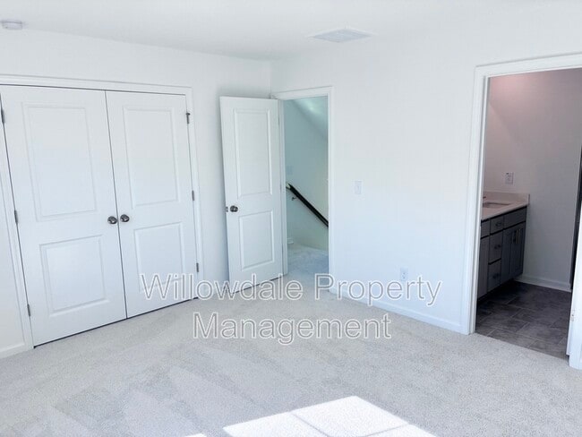 Building Photo - 2300 Oakwood Mdws Ct