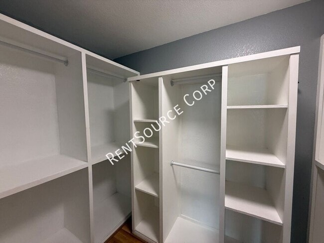 Building Photo - 3321 Kaylyn St