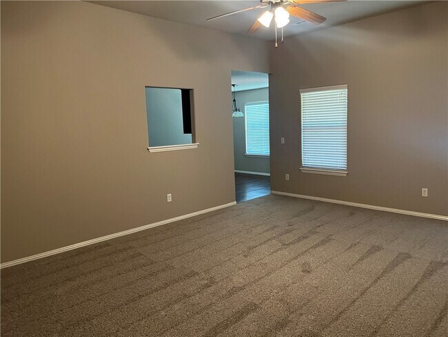Building Photo - 3495 Knox Loop