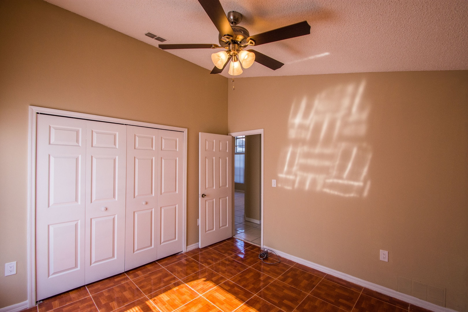 Building Photo - 3 Bed 2 Bath Home with Stainless Steel Appliances Near Poinciana Pkwy!