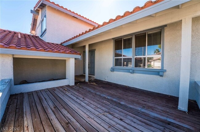 Building Photo - 8705 Isola Dr