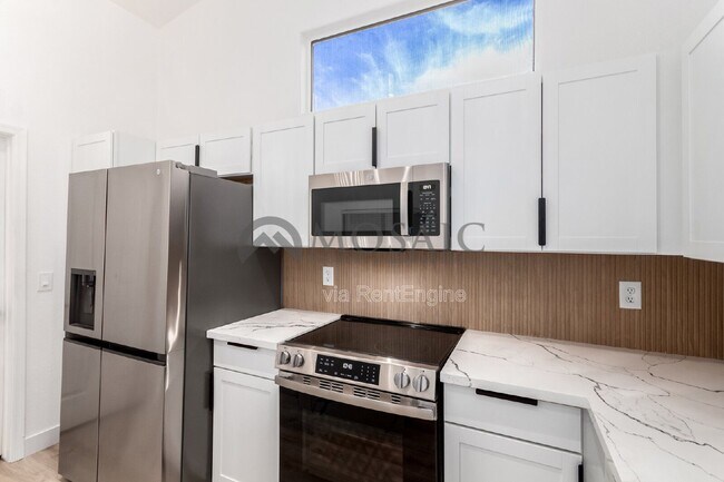 Building Photo - 1567 E Black Diamond Dr