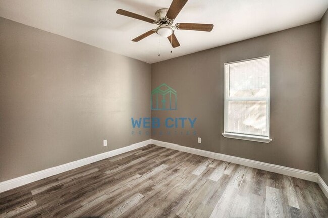 Building Photo - 508 S Jesse Lee St
