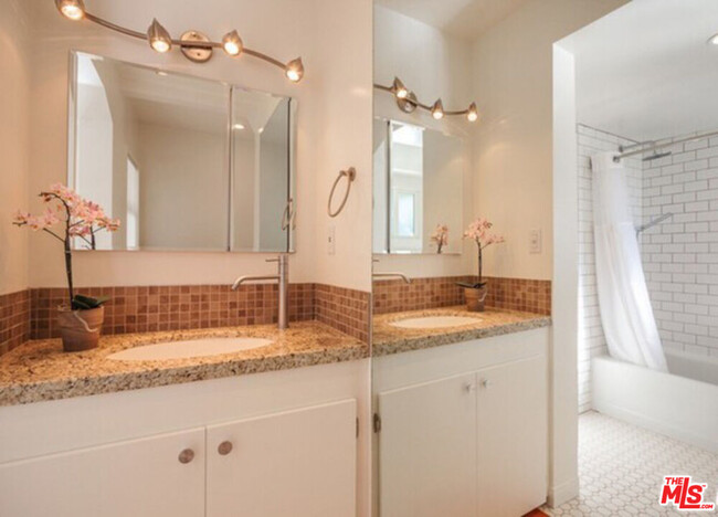 Building Photo - 8809 Appian Way