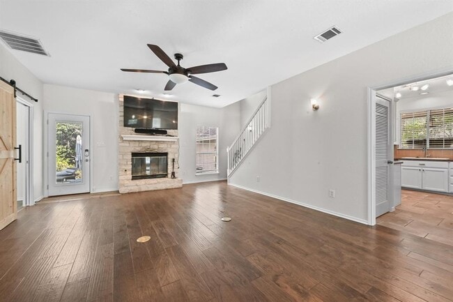 Building Photo - 201 Comanche Camp