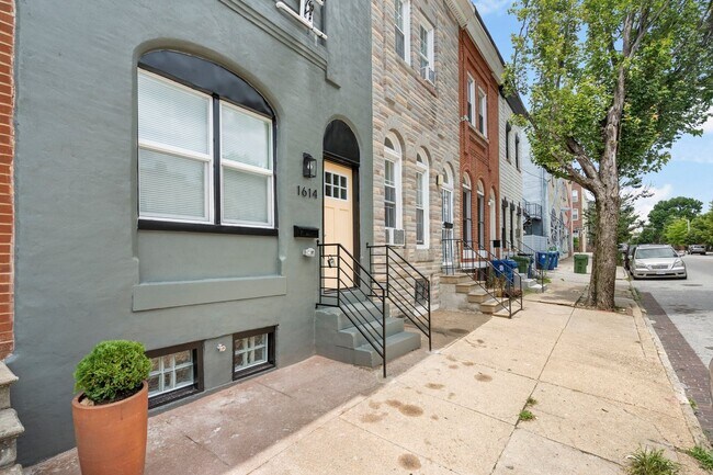 Building Photo - Beautiful 3 Bedroom 4 Bathroom East Baltim...