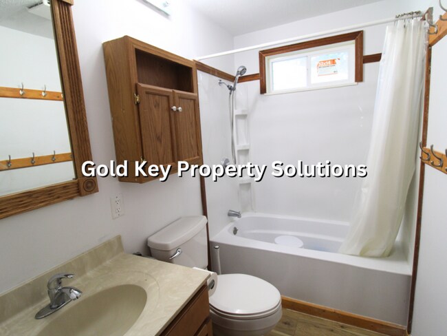 Building Photo - Nicely Updated 3 BR 1.5 BA House with Central Air and Garage (NO SECTION 8)