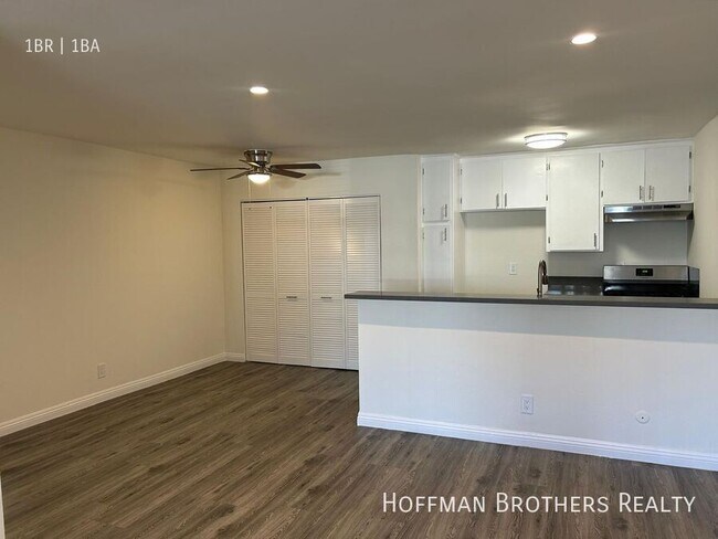 Building Photo - 6738 Independence Ave