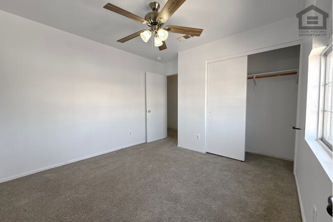 Building Photo - 11595 W Holly St