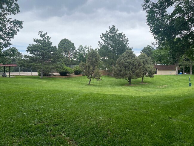 Building Photo - Spacious 2 Bed 1 Bath Condo in Hamden South!