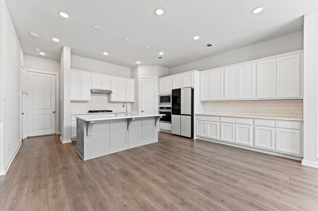 Building Photo - 16514 Lake Austin St