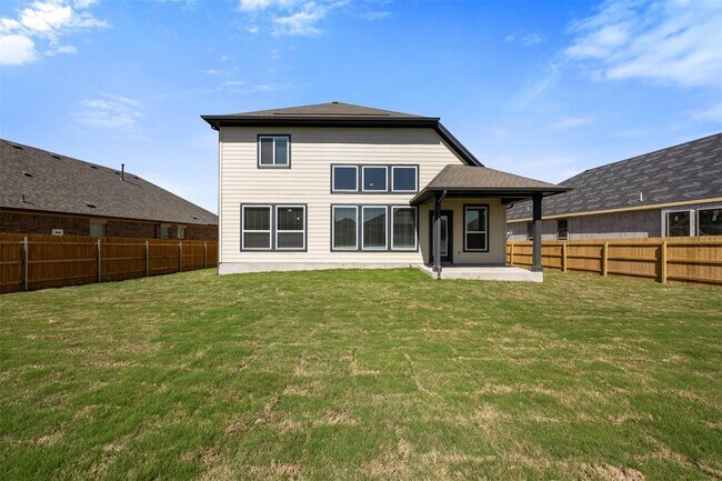 Building Photo - 102 Hedge Grn Holw