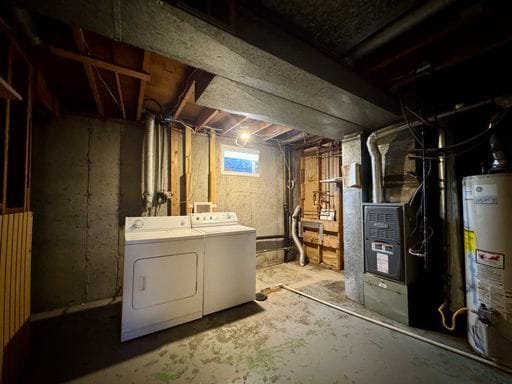 Building Photo - Spacious 5-Bedroom Single-Family Home with Fenced Yard & Garage