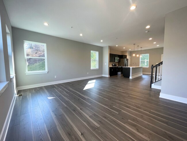 Building Photo - Beautiful 3 Bedroom Townhome in Delmont, P...