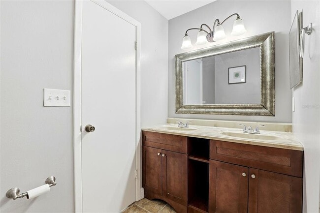 Building Photo - 2701 Carlisle Ave