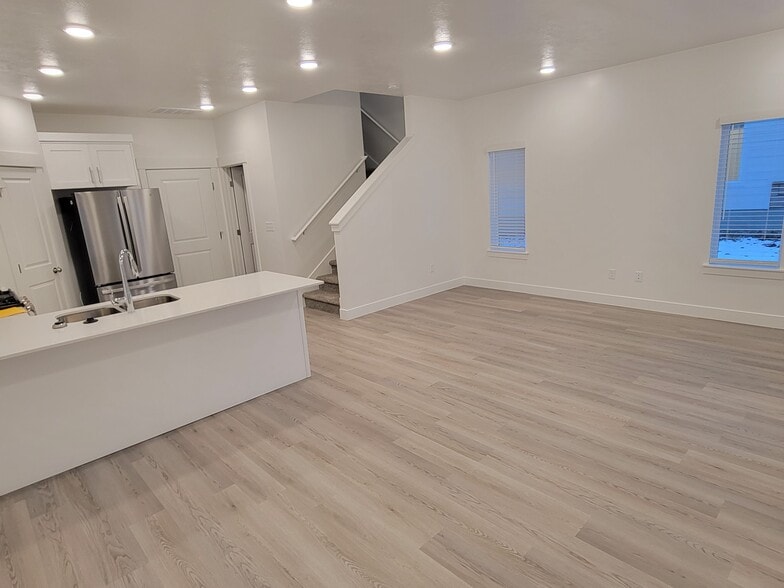 Building Photo - 3155 S 350 W