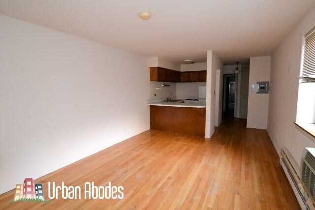 Building Photo - 648 W Wrightwood Ave