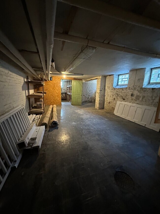 Building Photo - NORWOOD - Immaculate 1 bed efficiency unit on top floor of 4 family