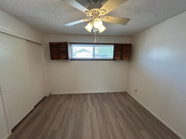 Building Photo - 1851 E University Dr