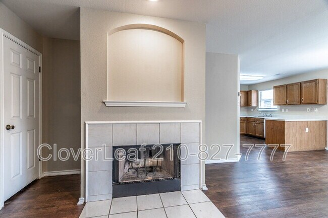 Building Photo - 7121 Lynn Lake Dr