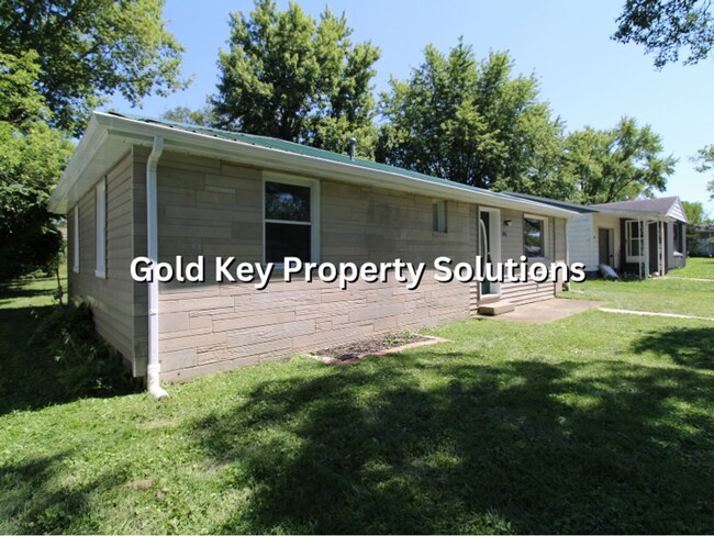 Building Photo - MUNCIE 3 BR 1 BA House with New Flooring and Paint (SECTION 8 APPROVED)